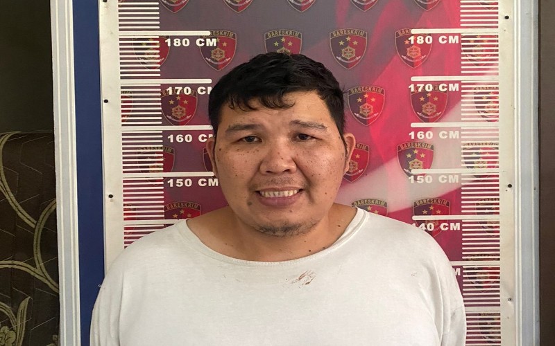 title Sadis! Ayah Tiri di Palembang Rampok dan Sekap Anak Gadis Sadis! Ayah Tiri di Palembang Rampok dan Sekap Anak Gadis