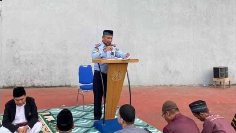 title 289 Narapidana Lapas Singkawang Dapat Remisi Idul Fitri, 1 Orang Langsung Bebas 289 Narapidana Lapas Singkawang Dapat Remisi Idul Fitri, 1 Orang Langsung Bebas
