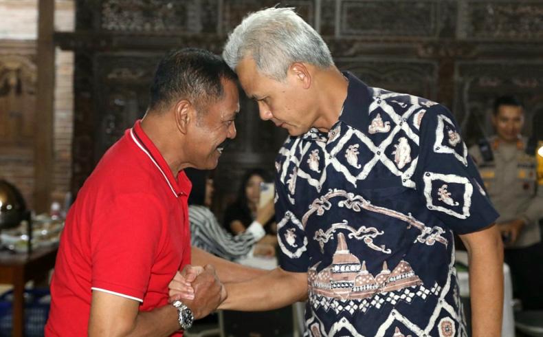  Momen Ganjar dan Rudy Saling Benturkan Kepala saat Bertemu di Tawangmangu