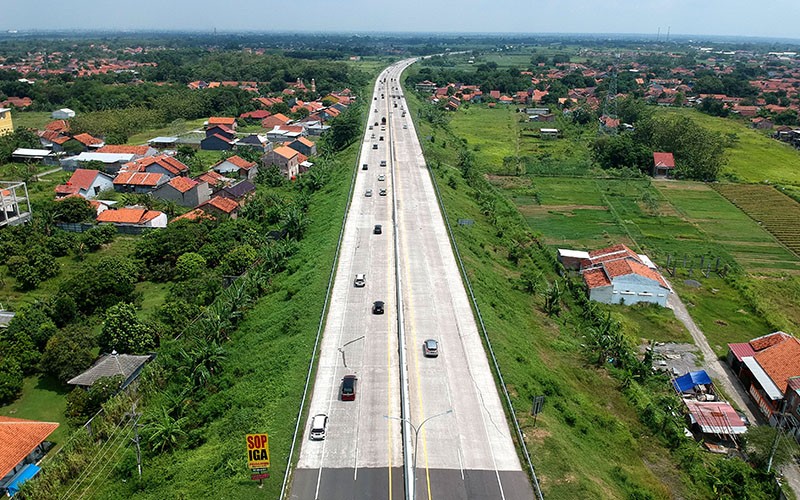 Suasana Arus Balik di Tol Pejagan, Jumlah Kendaraan Meningkat - Bagian 2