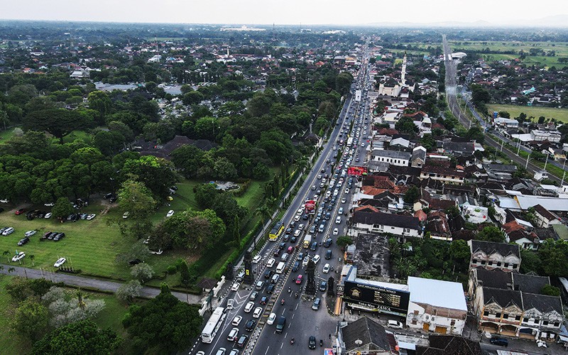 Puncak Arus Balik, Jalan Perbatasan Yogyakarta-Jateng Macet Panjang - Bagian 2