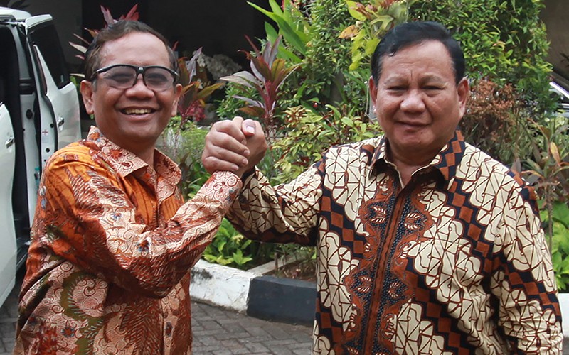 Momen Prabowo - Mahfud MD Salam Komando - Bagian 1