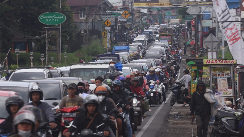 Jalur Puncak Bogor Macet, Polisi Masih Terapkan One Way Arah Jakarta