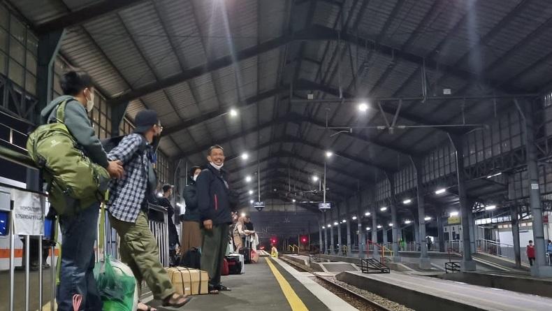 Arus Balik Lebaran, Penumpang KA Diminta Patuhi Aturan Keselamatan di Stasiun