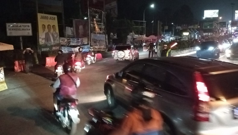 Lalin Jalur Puncak Bogor Malam Ini Sudah Normal Dua Arah