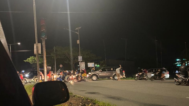 Gempa M7,3 Kepulauan Mentawai, Warga Berhamburan Keluar Rumah Mengungsi ke Bukit