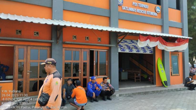 3 Bocah Laki-Laki Terseret Ombak Parangtritis, 1 Orang Masih dalam Pencarian 