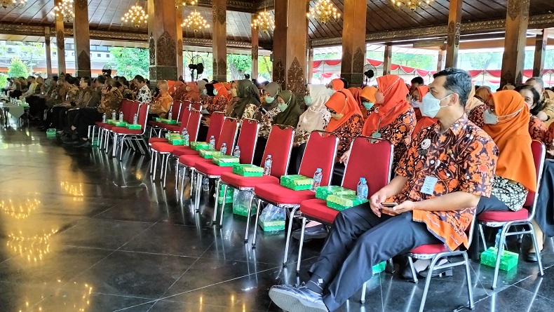 Gibran Sentil TKPK di Solo agar Tak Menghilang saat Jam Kerja