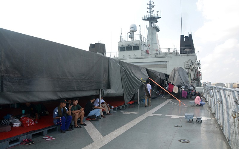 263 Warga Balik ke Jakarta dengan Kapal Perang dari Semarang - Bagian 4