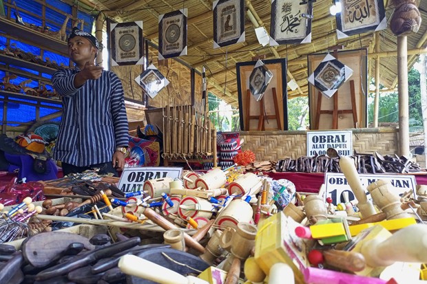 Festival Klangenan di Pasar Gabusan Jadi Obat Rindu Jajanan dan Mainan Tradisional