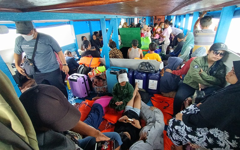 Jumlah Penumpang dari Kepulauan Seribu Tiba di Muara Angke Meningkat - Bagian 1