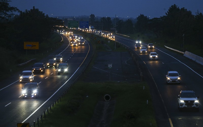 Rekayasa Lalu Lintas Satu Arah Tol Cipali Diperpanjang - Bagian 1