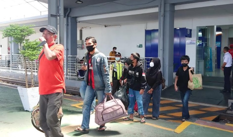 Arus Balik Lebaran, Jumlah Penumpang Naik dari Stasiun Tanjungkarang Capai 4.218 Orang