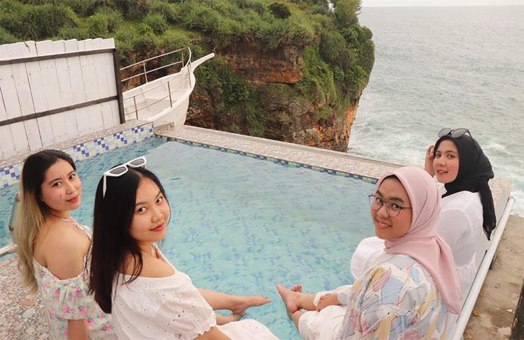 Ngopi On the Sea, Sensasi Menikmati Kopi Tubruk di Atas Laut Gunungkidul