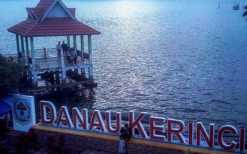 Wisata Alam Danau Kerinci Seluas 4.200 Hektare  - Bagian 2