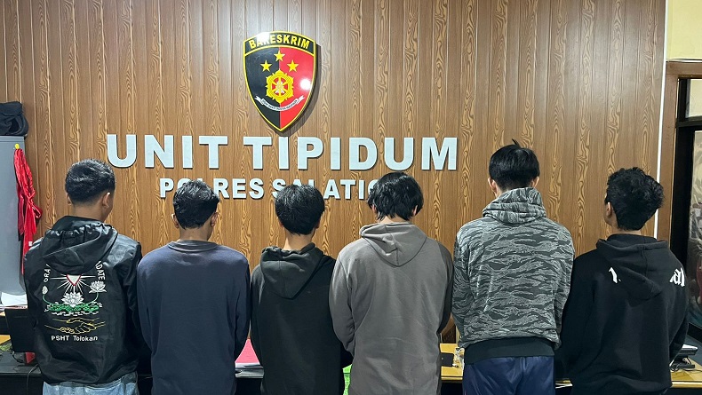 title Keroyok 2 Pria yang Hendak Karaoke, 9 Warga Semarang Ditangkap Polisi Keroyok 2 Pria yang Hendak Karaoke, 9 Warga Semarang Ditangkap Polisi