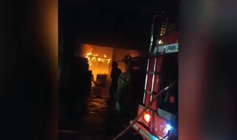 Toko Kelontong di Jombang Ludes Terbakar, Diduga karena Korsleting Listrik 