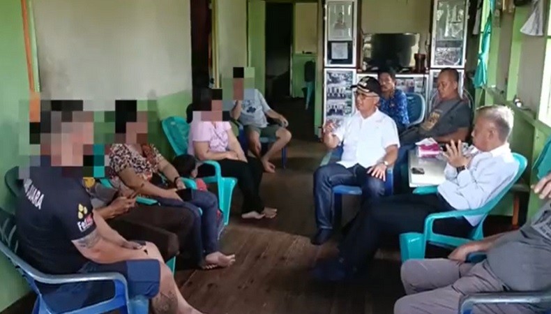 title 11 PMI Asal Singkawang Terjebak di Myanmar, Keluarga Berharap Segera Dipulangkan 11 PMI Asal Singkawang Terjebak di Myanmar, Keluarga Berharap Segera Dipulangkan
