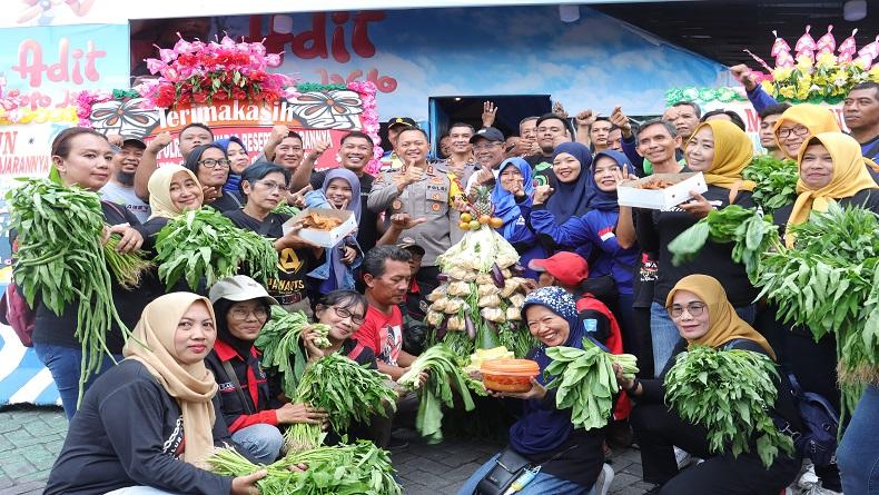 Jelang Operasi Ketupat Berakhir, Pospam Tugu Kartasura Dipenuhi Karangan Bunga