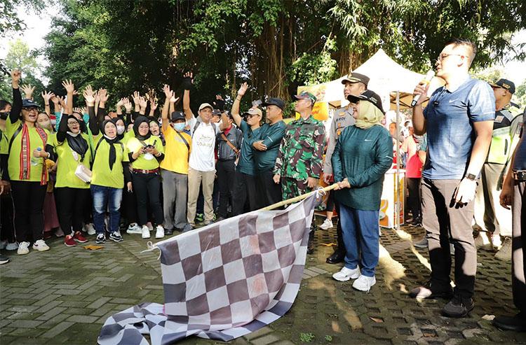 Peringatan Hari Buruh Internasional di Sleman Dikemas dengan Jalan Sehat