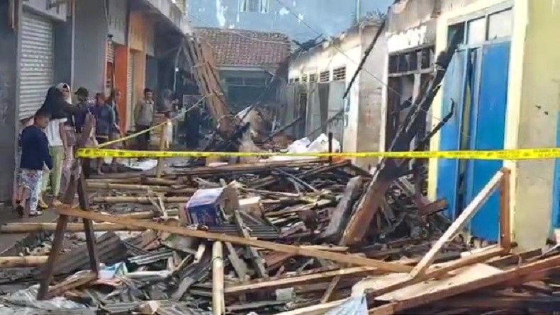 Pasar Salak Cineam Tasikmalaya Terbakar Hebat, 22 Kios Rata dengan Tanah