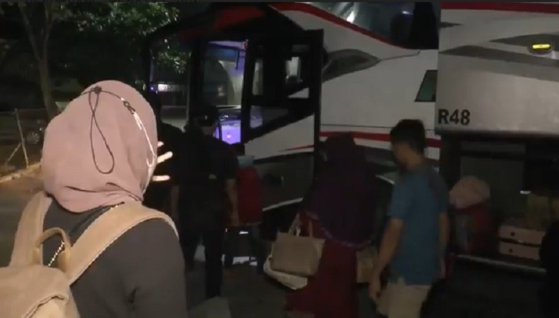 Penumpang Telantar di Terminal Purwodadi, Bus Terlambat Datang Gegara One Way