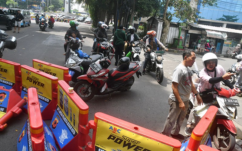 Ruas Jalan Otista Kota Bogor Ditutup untuk Pembangunan Revitalisasi Jembatan - Bagian 2