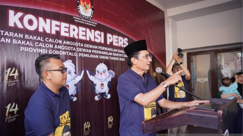 title Naik Bentor, Fadel Muhammad Pendaftar Pertama Bakal Caleg Pemilu 2024 di Gorontalo Naik Bentor, Fadel Muhammad Pendaftar Pertama Bakal Caleg Pemilu 2024 di Gorontalo