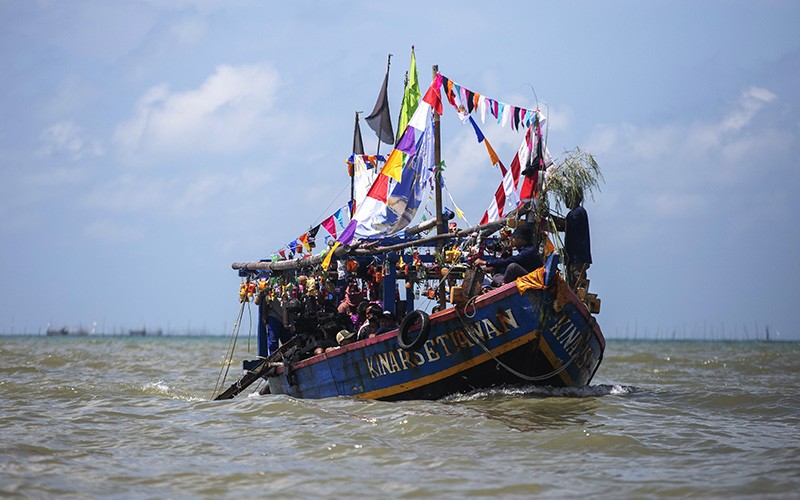 Tradisi Sedekah Laut, Bentuk Syukur Nelayan atas Tangkapan Ikan yang Melimpah - Bagian 2