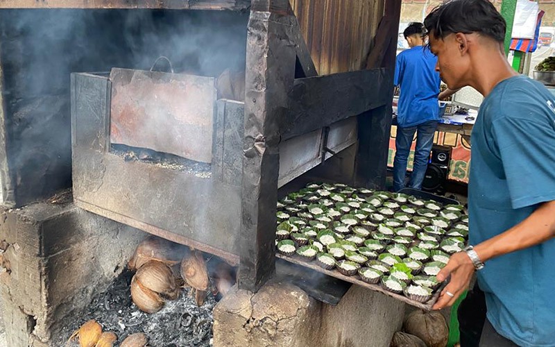 Mencicipi Kue Bika Bakar Jajanan Khas Sumatera Barat - Bagian 5