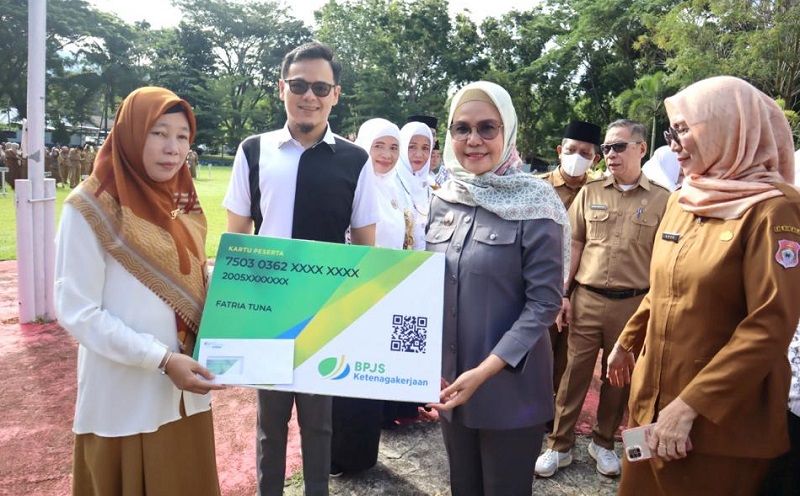 title Pemkab Bone Bolango Bayarkan Premi Iuran BPJS Ketenagakerjaan lewat APBD Pemkab Bone Bolango Bayarkan Premi Iuran BPJS Ketenagakerjaan lewat APBD