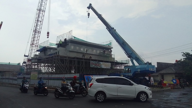 Proyek Rel Layang Joglo di Solo, Konstruksi Rangka Baja Sisi Utara Dipasang