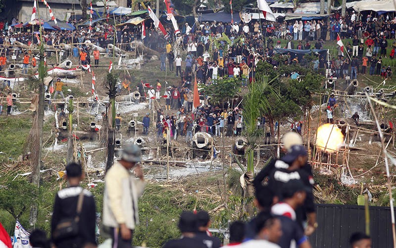 Adu Nyaring Meriam Karbit pada Pesta Rakyat Kuluwung Sunda - Bagian 3