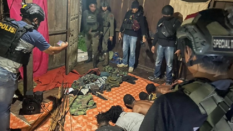 Tim Gabungan Gerebek Persembunyian KKB di Yahukimo, 9 Orang dan Berbagai Senjata Diamankan
