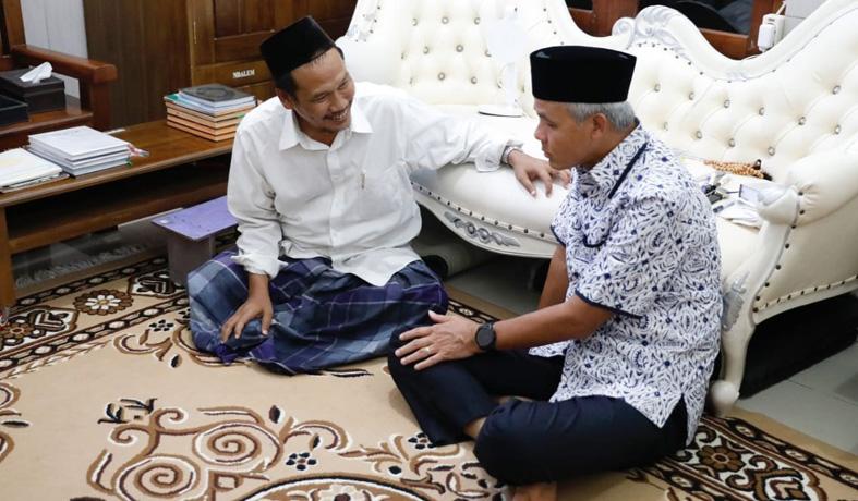  Gus Baha ke Ganjar: Seorang Pemimpin Harus Mengayomi dan Melindungi Rakyat