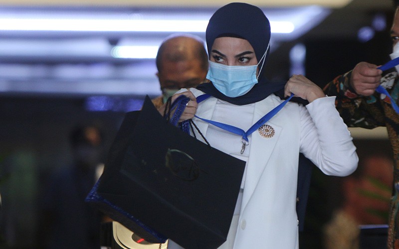 Gaya Istri Brigjen Endar Priantoro Diperiksa KPK Buntut Pamer Kemewahan - Bagian 2