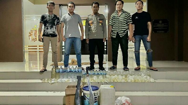 Polisi Amankan Miras dan Sajam di Posigadan Bolmong Selatan 