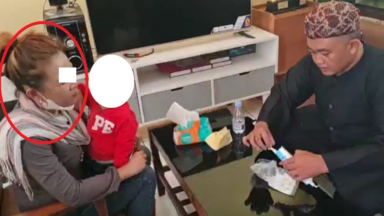 Perempuan Gendong Anak Selundupkan Narkoba dalam Odol ke Rutan Kebonwaru Bandung