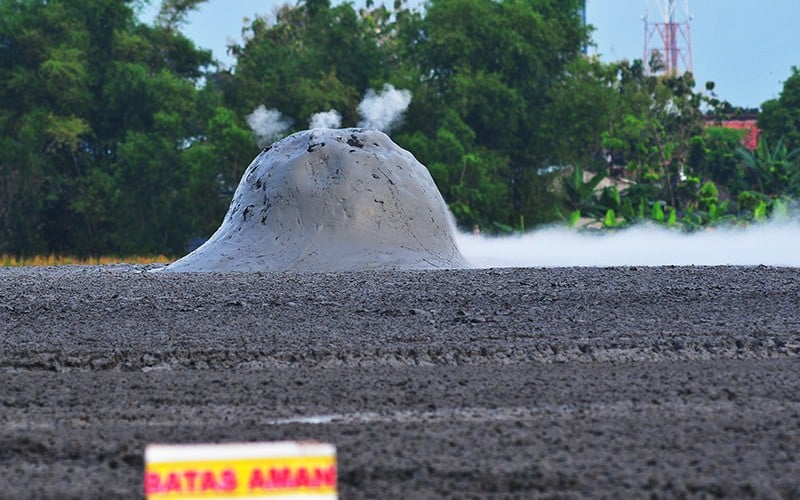 Wisata Bledug Kuwu, Pengunjung Disajikan Fenomena Alam Gunung Api Lumpur - Bagian 2
