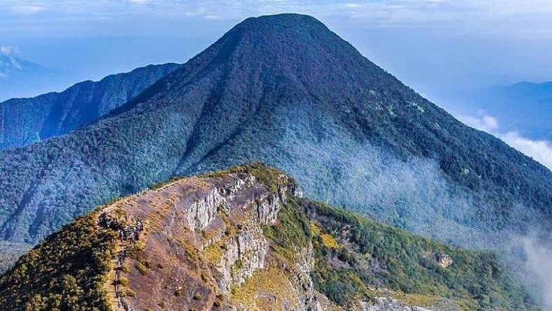 8 Fakta Gunung Gede Pangrango, Nomor 7 Surganya Nikmati Alam Pegunungan