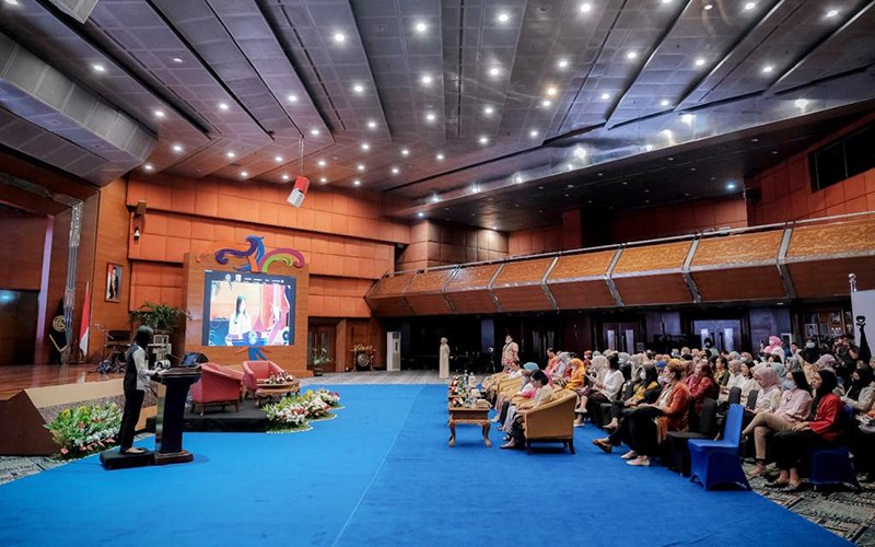 Angela Tanoesoedibjo: Ketika Perempuan Berdaya, Niscaya Keluarga Indonesia Sejahtera - Bagian 2