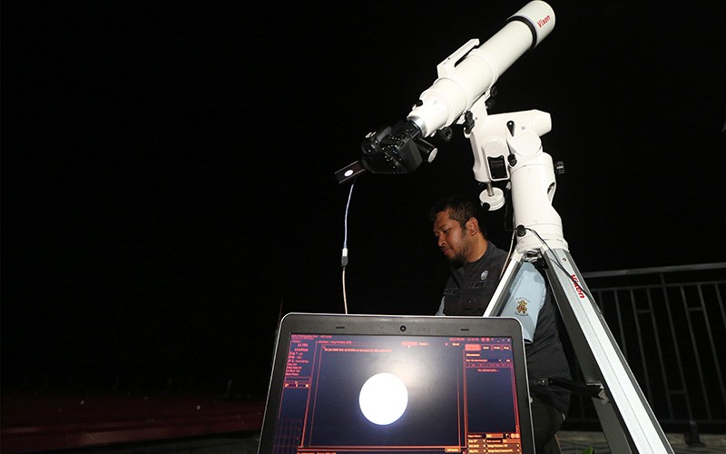 Foto Gerhana Bulan Penumbra Terlihat Jelas di Langit Banda Aceh - Bagian 2