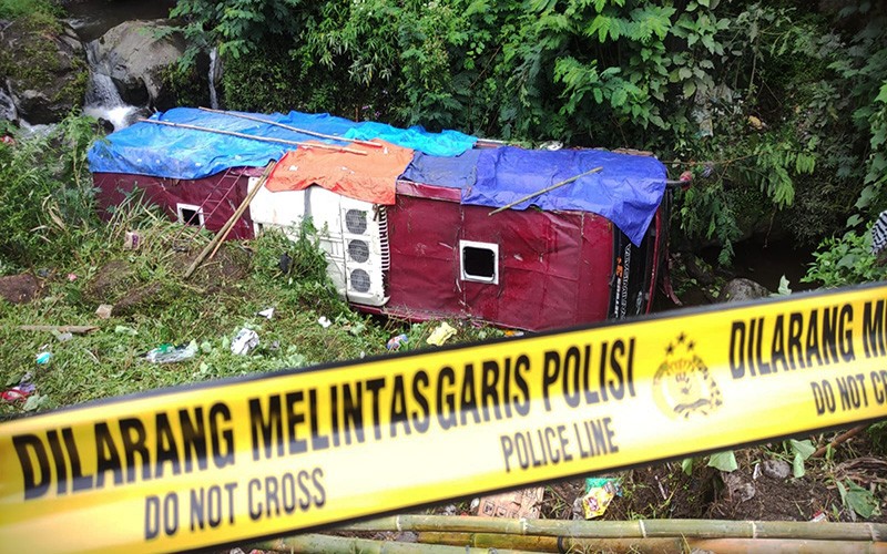 Penampakan Bus Masuk Jurang di Wisata Guci Tegal yang Tewaskan 1 Orang 20 Luka