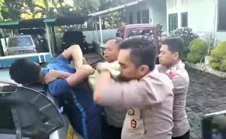 Mabuk Berat, Eks Pemain PSM Makassar Aniaya dan Tikam Sekuriti Karaoke