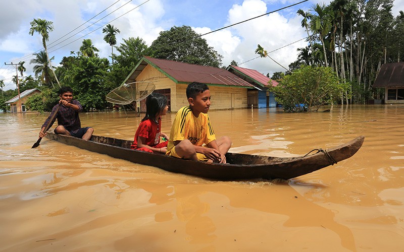 Sejumlah Sungai Meluap, Ribuan Rumah di Aceh Banjir hingga 1,5 Meter - Bagian 1