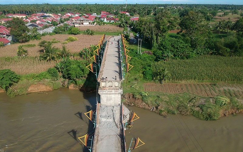 Jembatan Bantuan BNPB Senilai Rp25,4 Miliar Ambruk di Padang Pariaman - Bagian 3