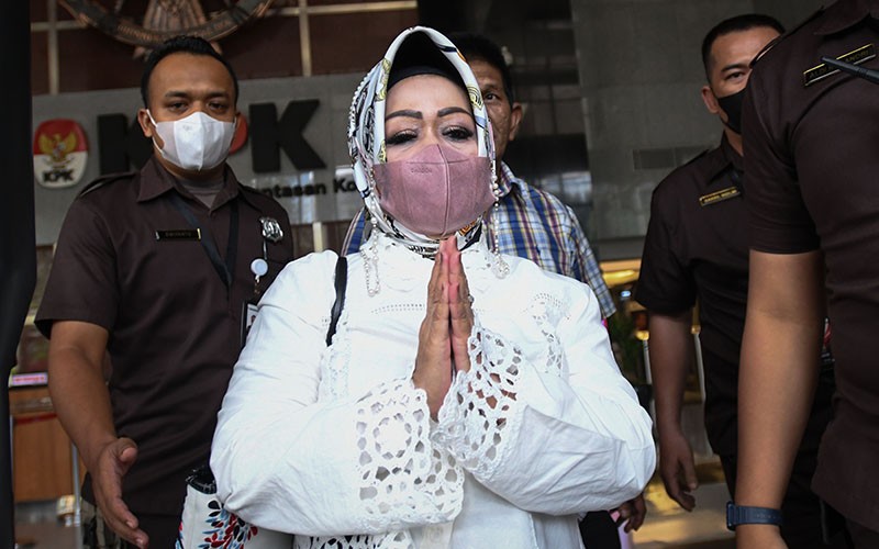 Gaya Kadinkes Lampung Reihana Klarifikasi Harta Kekayaan yang Kerap Dipamerkan - Bagian 1