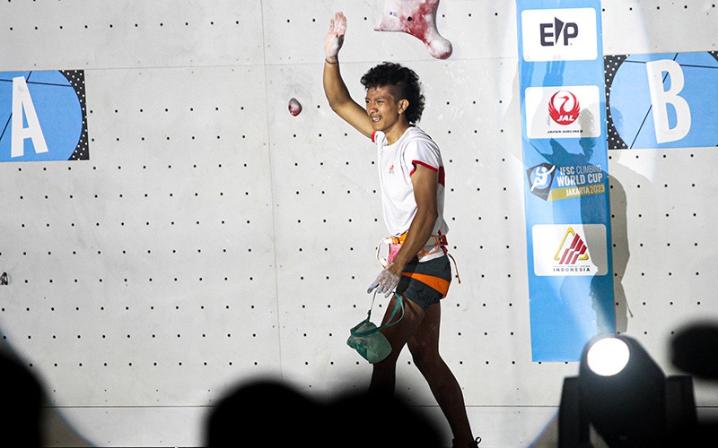 Detik-Detik Nursamsa Raharjati Sabet Emas Kejuaraan Dunia Panjat Tebing - Bagian 3