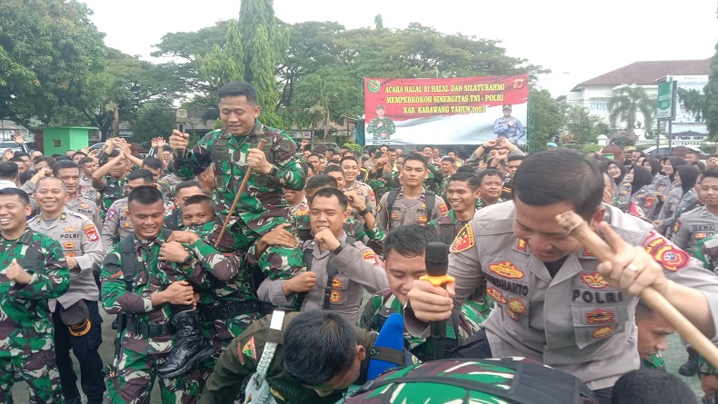 Launching Lagu di Karawang, Tentara dan Polisi Nyanyi Sinergistitas TNI dan Polri