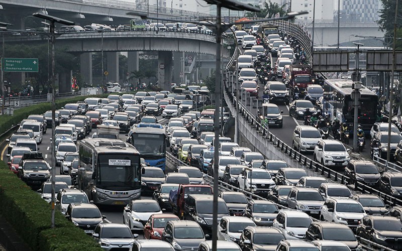 Kurangi Kemacetan Jakarta, Jam Kerja Akan Diubah - Bagian 1